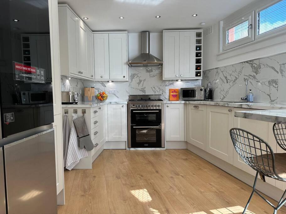 Stylish, Smart & Fun 4 Bed Home London Kültér fotó