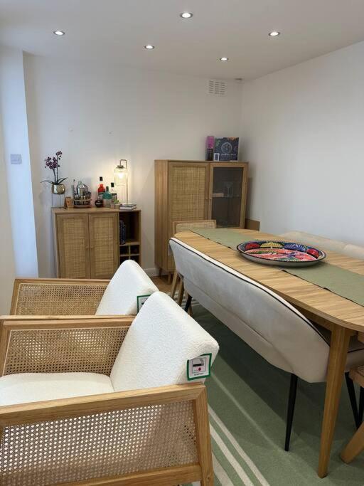 Stylish, Smart & Fun 4 Bed Home London Kültér fotó
