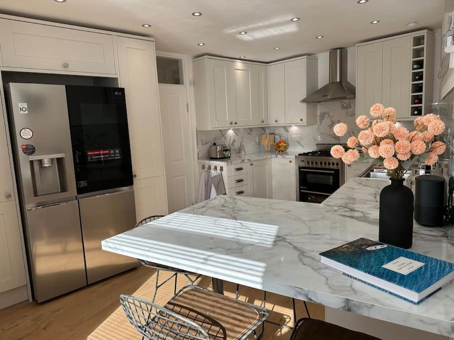 Stylish, Smart & Fun 4 Bed Home London Kültér fotó
