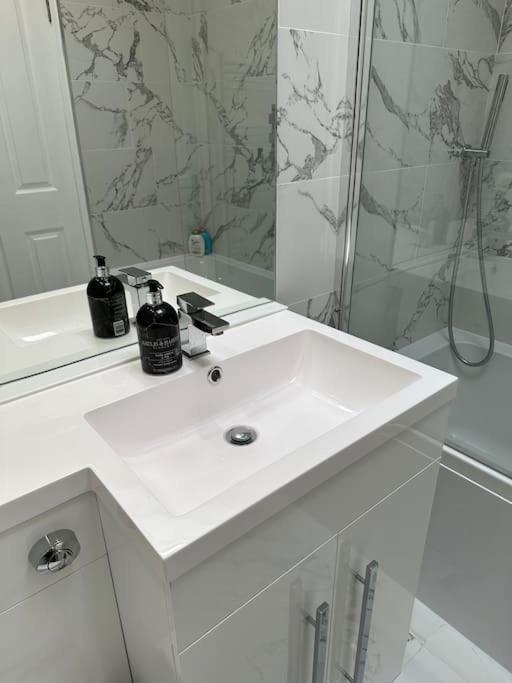 Stylish, Smart & Fun 4 Bed Home London Kültér fotó